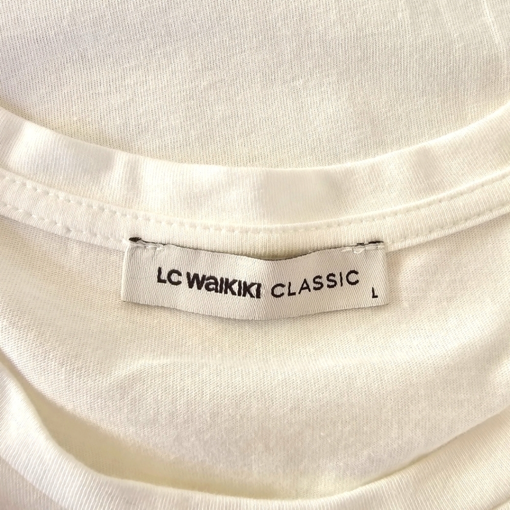 LC Waikiki Classic Graphic Print T-shirt with Side Slits, Size Large, Loose Fit - Picture 6 of 7